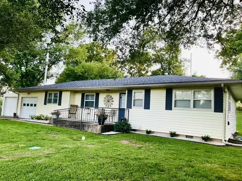 8675 S State Highway 5, Ava, MO 65608
