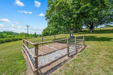Exterior - 8675 S State Highway 5, Ava, MO 65608 photo 8 of 12