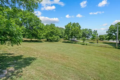 Exterior - 8675 S State Highway 5, Ava, MO 65608 photo 3 of 12