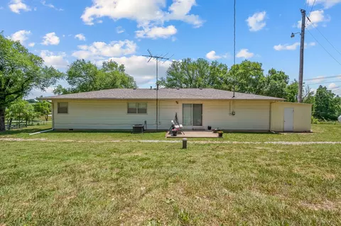 Exterior - 8675 S State Highway 5, Ava, MO 65608 photo 5 of 12