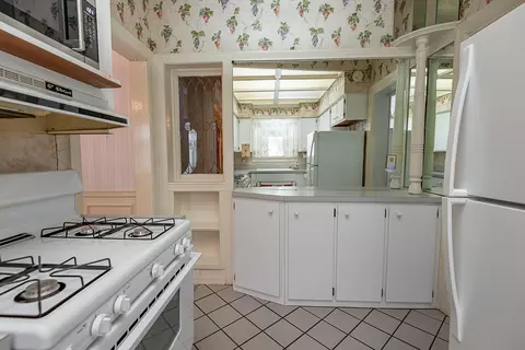 Kitchen - 625 South Ave, Springfield, MO 65806 photo 3 of 6