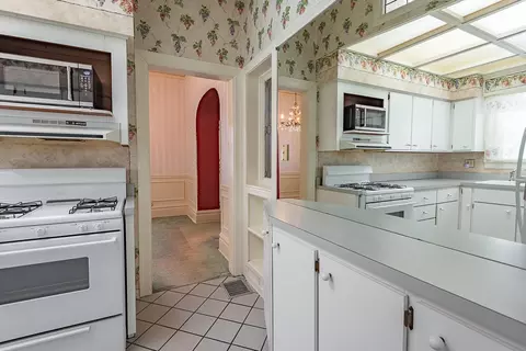Kitchen - 625 South Ave, Springfield, MO 65806 photo 4 of 6