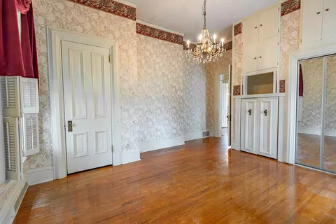 Bedroom - 625 South Ave, Springfield, MO 65806 photo 2 of 5