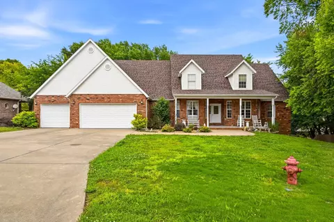 2611 N Rhodes Cir, Ozark, MO 65721