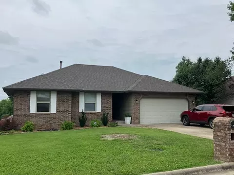 2030 E Charles St, Republic, MO 65738