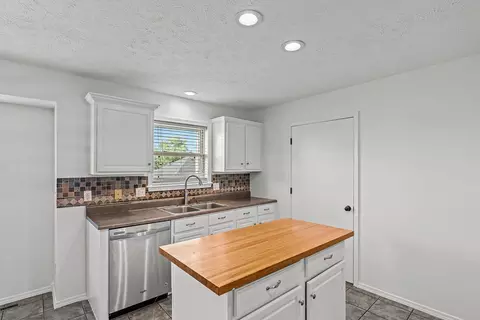 Kitchen - 2030 E Charles St, Republic, MO 65738 photo 3 of 6
