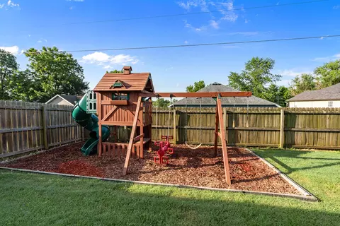 Exterior - 2030 E Charles St, Republic, MO 65738 photo 5 of 5