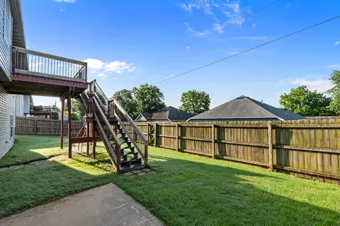 Exterior - 2030 E Charles St, Republic, MO 65738 photo 4 of 5