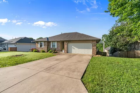 Exterior - 2030 E Charles St, Republic, MO 65738 photo 2 of 5