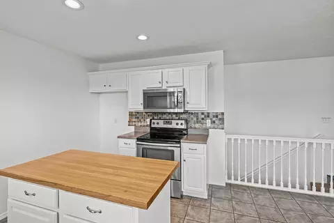 Kitchen - 2030 E Charles St, Republic, MO 65738 photo 4 of 6