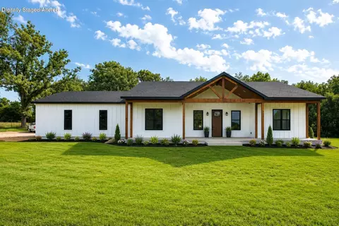 21696 Lawrence 1230, Aurora, MO 65605