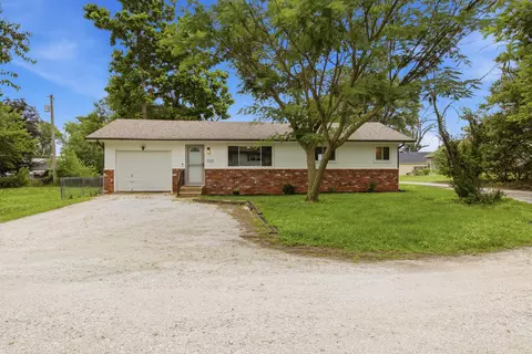 1020 S Clark Ave, Bolivar, MO 65613