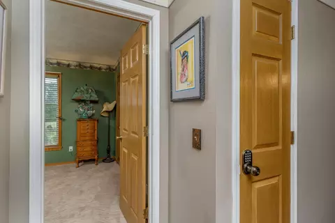 Entry Way - 235 Springfield Rd, Buffalo, MO 65622 photo 1 of 1