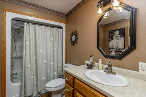 Bath - 235 Springfield Rd, Buffalo, MO 65622 photo 1 of 3