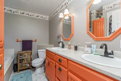 Bath - 235 Springfield Rd, Buffalo, MO 65622 photo 2 of 3