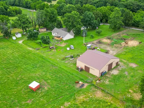 View/Area - 235 Springfield Rd, Buffalo, MO 65622 photo 4 of 12