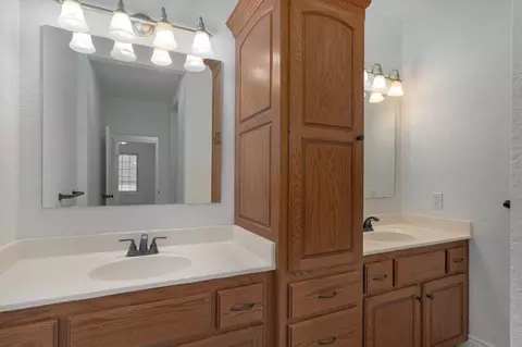 Bath - 2001 N 7th Ave, Ozark, MO 65721 photo 8 of 11