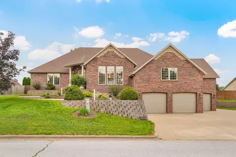 2001 N 7th Ave, Ozark, MO 65721