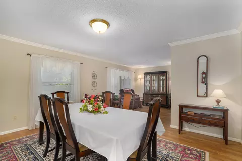 Dining - 1735 E Vincent Dr, Springfield, MO 65804 photo 1 of 2
