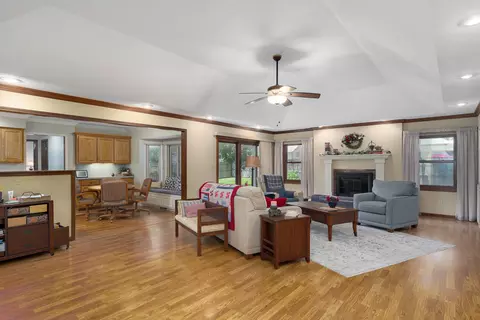 Living - 1735 E Vincent Dr, Springfield, MO 65804 photo 1 of 2