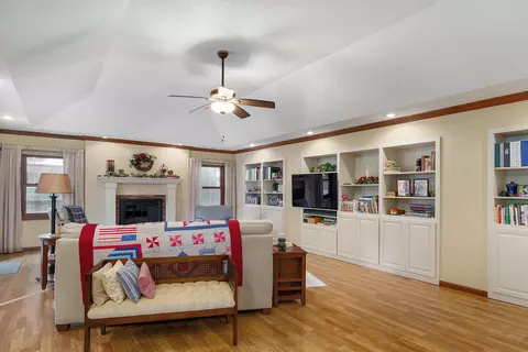 Living - 1735 E Vincent Dr, Springfield, MO 65804 photo 2 of 2