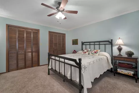 Bedroom - 1735 E Vincent Dr, Springfield, MO 65804 photo 2 of 3