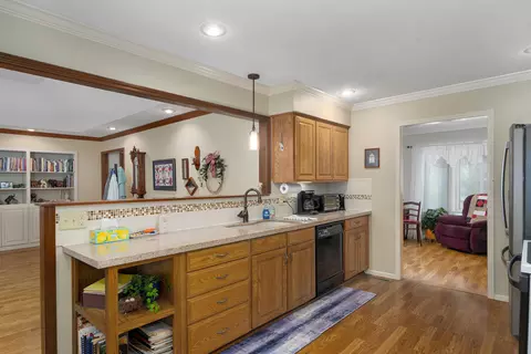 Kitchen - 1735 E Vincent Dr, Springfield, MO 65804 photo 1 of 2