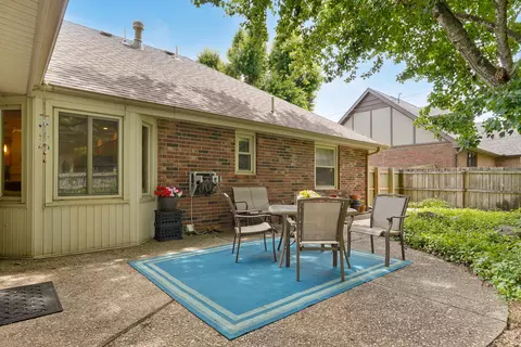 Exterior - 1735 E Vincent Dr, Springfield, MO 65804 photo 4 of 6