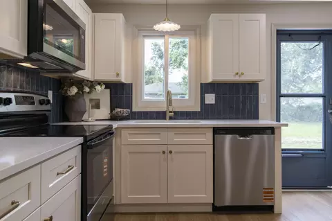 Kitchen - 1200 N Clifton Ave, Springfield, MO 65802 photo 9 of 11