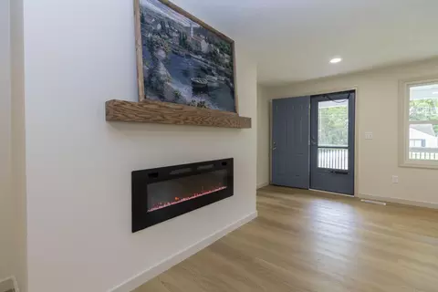 Entry Way - 1200 N Clifton Ave, Springfield, MO 65802 photo 1 of 4