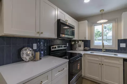 Kitchen - 1200 N Clifton Ave, Springfield, MO 65802 photo 6 of 11