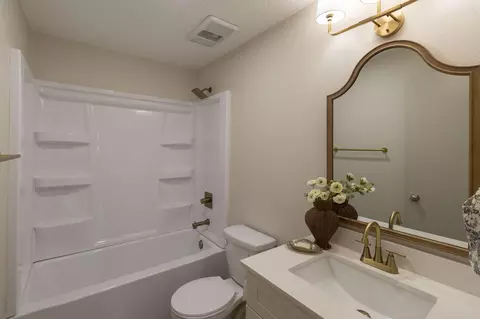 Bath - 1200 N Clifton Ave, Springfield, MO 65802 photo 2 of 5