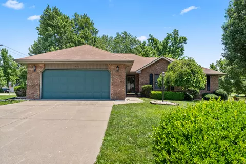 1400 S 17th Ave, Ozark, MO 65721