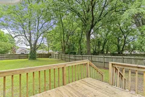 Exterior - 1034 N Clay Ave, Springfield, MO 65802 photo 5 of 10