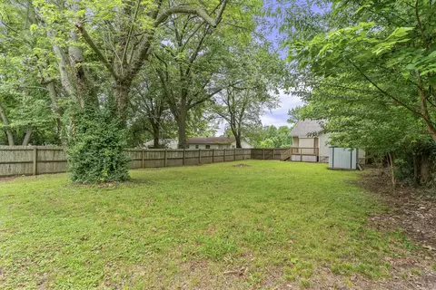 Exterior - 1034 N Clay Ave, Springfield, MO 65802 photo 8 of 10