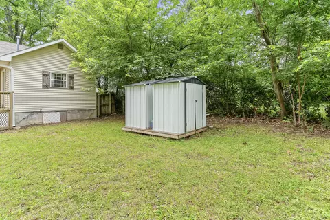 Exterior - 1034 N Clay Ave, Springfield, MO 65802 photo 9 of 10