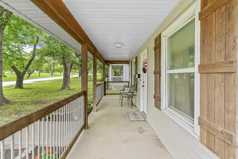 Exterior - 1034 N Clay Ave, Springfield, MO 65802 photo 4 of 10