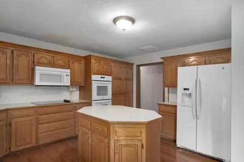 Kitchen - 1506 Cody Rd, Nixa, MO 65714 photo 1 of 4