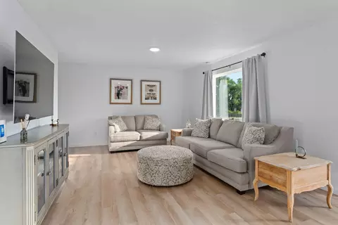 Living - 509 N Pine Leaf Rd, Nixa, MO 65714 photo 1 of 1