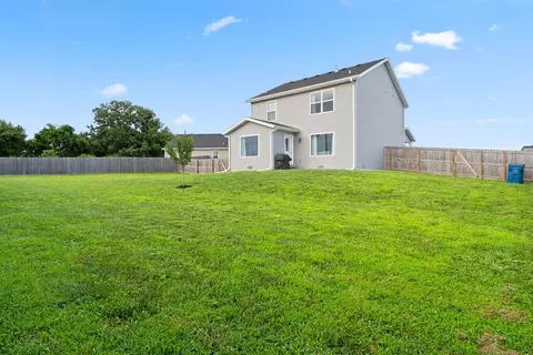 Exterior - 509 N Pine Leaf Rd, Nixa, MO 65714 photo 5 of 7