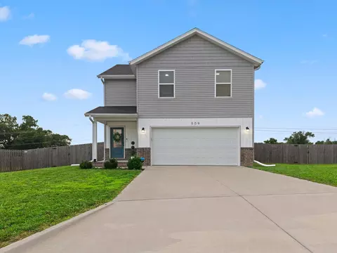 Exterior - 509 N Pine Leaf Rd, Nixa, MO 65714 photo 2 of 7