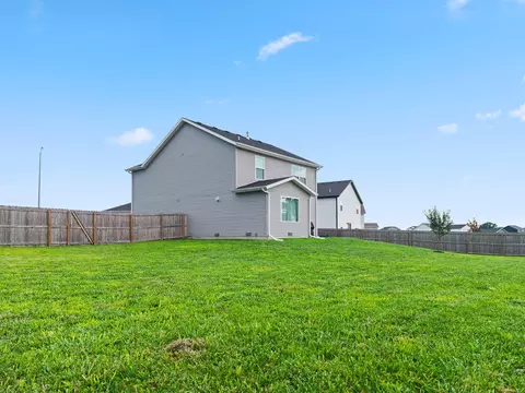 Exterior - 509 N Pine Leaf Rd, Nixa, MO 65714 photo 4 of 7