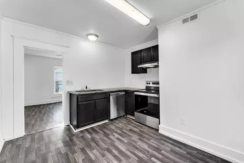 Kitchen - 2009 N Park Ave, Springfield, MO 65803 photo 1 of 3