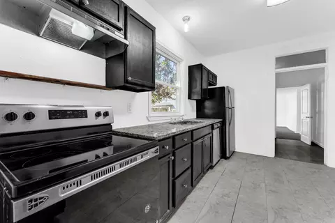 Kitchen - 1511 N Lyon Ave, Springfield, MO 65803 photo 1 of 3