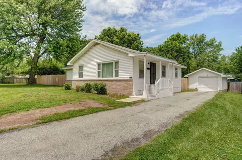 2021 W Olive St, Springfield, MO 65802