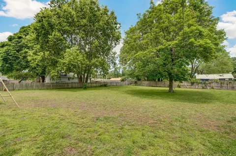 Exterior - 2021 W Olive St, Springfield, MO 65802 photo 6 of 8