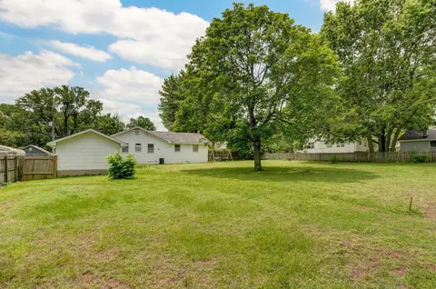 Exterior - 2021 W Olive St, Springfield, MO 65802 photo 8 of 8