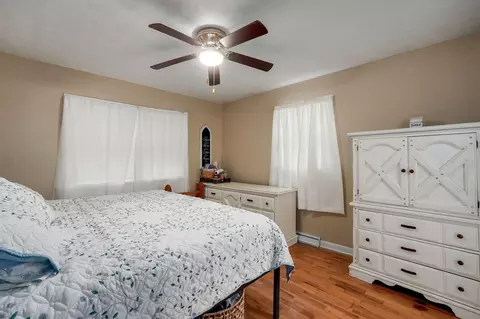 Bedroom - 2021 W Olive St, Springfield, MO 65802 photo 3 of 4
