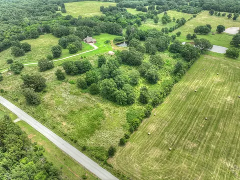 000 State Line Rd, Seneca, MO 64865