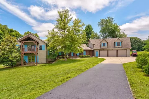 3995 E Apple Hill Ln, Springfield, MO 65802